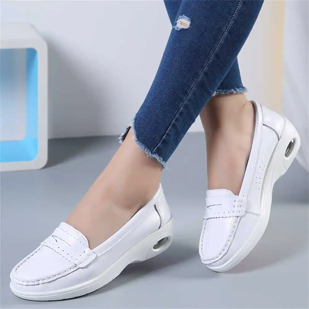 Thick Sole Slipon White Traine - đánh giá và giá Tech Accessories Uk